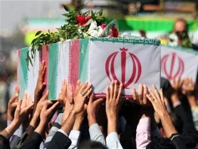  دلتنگی های دلسوزانه مادرشهید در مرز چذابه با دیدن تصویر فرزندش + فیلم