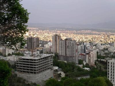 بازار مسکن تهران چندنرخی شد؛ چرا یک قیمت ثابت برای همه مناطق نمیتوان تعیین کرد؟ / کاهش مقاومت فروشندگان؛ مالکان تهرانی برای معامله ملک انعطافپذیرتر شدند