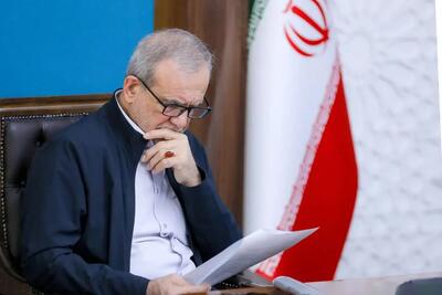  کیهان: پزشکیان همچنان به دنبال اجرای تفاهم‌نامه‌ پاره شده است