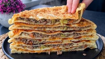 طرز تهیه پیراشکی گوشت با خمیر آرد و آب؛ نرم، خوشمزه و متفاوت