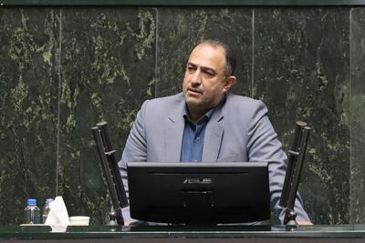 نماینده مجلس: برخی خود را «سوپرانقلابی» میدانند اما خلاف منویات رهبری رفتار میکنند