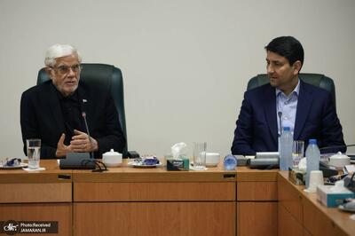 ستاد ساماندهی و راهبری فضای مجازی تشکیل جلسه داد/ عارف: موانع مقرراتی اقتصاد دیجیتال باید برطرف شود/ تذکر اخیر درباره پرهیز از رسانهای شدن اختلافات، متوجه همه دستگاههای اجرایی بود و نه صرفاً دو وزارتخانه