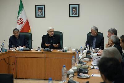 عارف: حل مسائل فرهنگی با بخشنامه پیش نمیرود