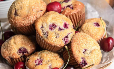  طرز تهیه مافین آلبالو با بافت نرم و اسفنجی