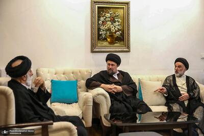  عکس: دیدار آیت الله سید حسن خمینی با حجت الاسلام و المسلمین سید هادی خامنه‌ای