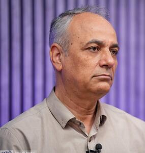  احمد زیدآبادی در اربعین حسینی از مرام سیدالشهدا نوشت؛ هنگامی که ولید خبر فوت معاویه را به حسین می‌دهد…