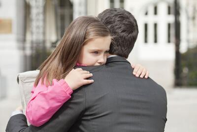  حضانت فرزند دختر بعد از طلاق تا چند سالگی با پدر است؟