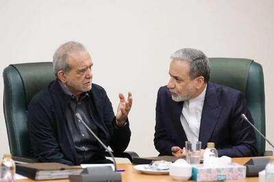 معاون دفتر رئیسجمهور: ادعای استعفای پزشکیان کذب محض است/ ترامپ: در مذاکرات با ایران محدودیت زمانی ندارم