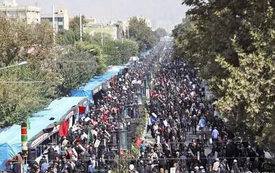  حضور پرشور دلدادگان حسینی در پیاده‌روی اربعین در میدان نماز شهرری + فیلم