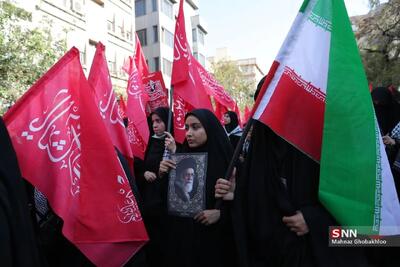  تجمع پرشور جاماندگان اربعین در میدان خراسان و حرکت به سوی حرم عبدالعظیم