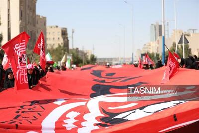 زیر آفتاب سوزان، به شوق کربلا؛ روایت دلدادگی جاماندگان اربعین در سمنان - تسنیم
