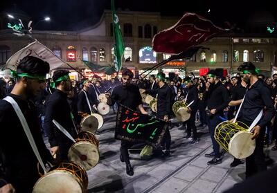 طنین سینهزنی سنتی و نوحهخوانی اربعین در جایجای بوشهر - تسنیم