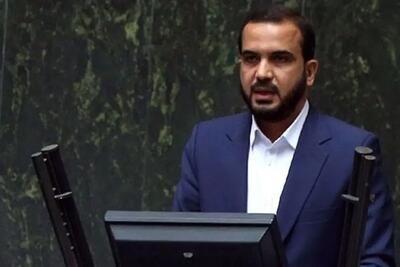 گرانی بنزین، کوتاهترین و بدترین راه برای مدیریت مصرف است / انحصار خودروسازان کشور را با بیش از ۵۰ هزار خودروی فرسوده مواجه کرده است