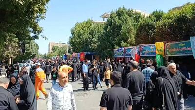  پیاده روی  و عزاداری جاماندگان اربعین حسینی در شهرستان سلماس+تصاویر و فیلم