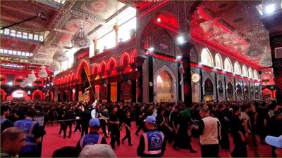  حال و هوای حرم امام حسین(ع) در روز اربعین + فیلم