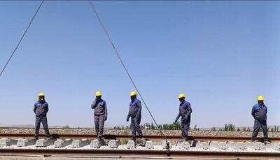  آغاز عملیات ریل‌گذاری اتصال سبزوار به شبکه سراسری؛ گامی در توسعه کریدورهای ریلی کشور