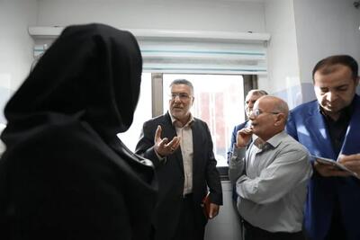 در پی حمله به ورزشگاه لامرد/ وزیر بهداشت از خسارتها و کمبودهای درمانی منطقه گفت