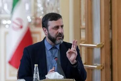 در گفتگو با عمان روی تمامی موضوعات مطرحشده، از جمله نقشه مسیرهای ورود و خروج ترافیک دریایی و ابعاد جانبی آن تفاهمات اصولی انجام شده / بخش قابل توجهی از این مسیر جدید در آبهای سرزمینی ایران و بخشی از آن هم در آبهای سرزمینی عمان قرار دارد /مسیر جدید در تنگه هرمز موقت است اما میتواند ۲ تا ۴ ماه یا بیشتر معتبر باشد/ برای ورود به فاز دوم پس از تفاهم با عمان، نیاز به تصمیمگیری جدید داریم