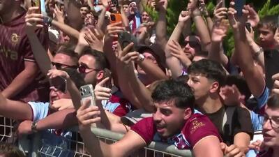 استقبال از محمد صلاح در بدو ورود به استانبول