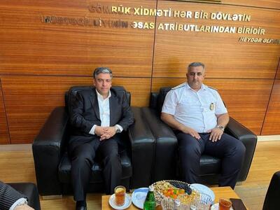  استاندار اردبیل بر توسعه تجارت با گمرک جمهوری آذربایجان تاکید کرد