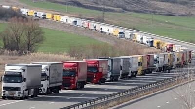 رشد ۳۲ درصدی ورود ناوگان ترانزیتی از پایانههای مرزی آذربایجانغربی به کشور