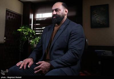  خدمت‌رسانی قهرمان بدنسازی ایران به زائرین اربعین