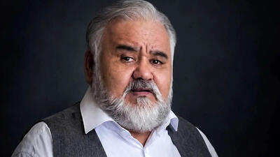  اولین فیلم از سنگ مزار واقعی اکبر عبدی / شعری که دل ها را می سوزاند