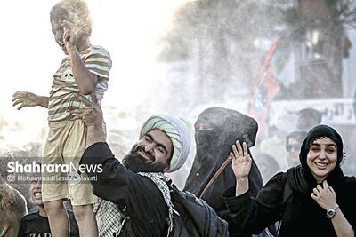 قطرههای باران بر صورت زائران