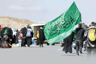  زیارت پیاده‌ امام رضا علیه‌السلام نماد عشق و اعلام وفادارى به ولایت