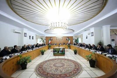 جریان مرموزی که در پی فروپاشیدن دولت است