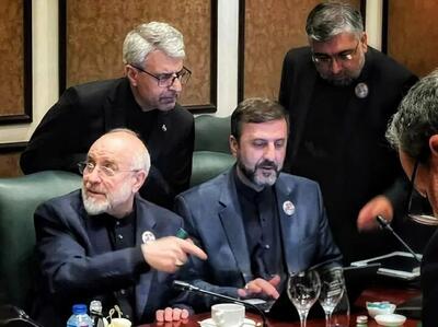الحدث به نقل از منابع آگاه: به زودی بیانیهای مشترک از سوی عمان و ایران درباره «ایجاد یک گذرگاه موقت در تنگه هرمز» منتشر میشود/ ادعای وزیر خارجه ترکیه: در مسئله هستهای، توافقات اصولی مشخصی میان ایران و آمریکا حاصل شده/ انشاءالله که مذاکرات امروز با خبر خوش به پایان برسد/ العربیه به نقل از منبع بلند پایه: اعلام توافق بازگشایی تنگه هرمز، ممکن است که طی چند روز آینده انجام شود
