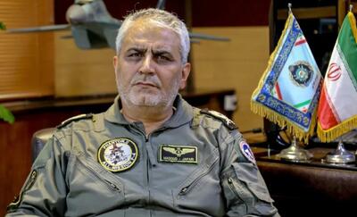 معاون هماهنگ کننده نیروی هوایی ارتش: وضعیت سه خلبان حمله به پایگاه العدید قطر، مشخص نیست/ پارامترهای خروج از هواپیما بسیار پیچیده است؛ بنابراین، شهادت شهید کاظمی به این معنا نیست که حتماً برای خلبان دیگر نیز همین اتفاق افتاده/ حتی وقتی در زمان صلح یک هواپیما دچار نقص فنی شد، دو خلبان با اختلاف زمانی یک صدم ثانیه از کابین خارج شدند، اما یکی زنده ماند و دیگری به شهادت رسید