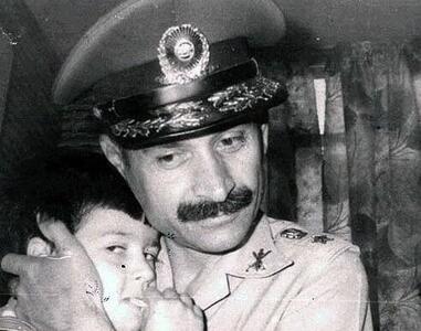 تیمسار دریادار فلاحی به برادر شهیدش پیوست