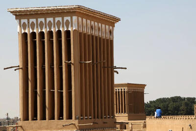 برجهای بادی متحرک در ایتالیا؛ بازخوانی هوشمندانه هنر معماری بومی ایران