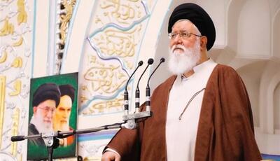 علم الهدی: افرادی که میگویند جنگ را تمام کنید، مانند منافقین هستند