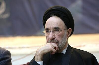  اقامه نماز بر پیکر ابوالقاسم قاسم زاده توسط سیدمحمد خاتمی + ببینید