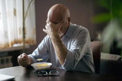 چرا آدمهای تنها بیشتر در معرض کمبود ویتامین هستند؟