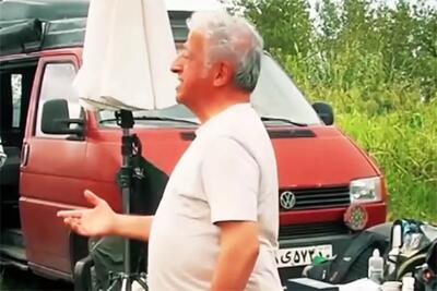  آوازخوانی علیرضا خمسه در پشت صحنه «استخر»