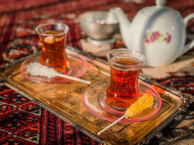  چای داغ بنوشید سرطان می‌گیرید