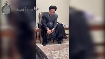  ببینید/ ویدیوی متفاوت از بستن عمامه توسط سیدمحمد خاتمی