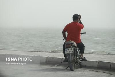 باد و گردوخاک در بخشهایی از کشور/ دریای مازندران مواج است