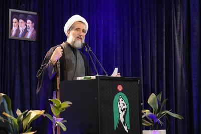  امام جمعه قزوین: با همت جهاددانشگاهی، گره‌های بسیاری از مشکلات کشور گشوده شده است