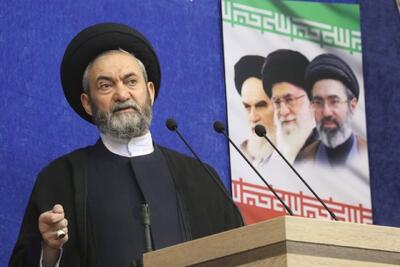  امام جمعه اردبیل: دروغ بستن به رهبری جرم بسیار بزرگی است