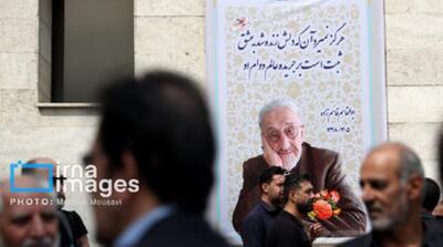  سیدمحمد خاتمی بر پیکر روزنامه‌نگار قدیمی نماز خواند/ عکس - مردم سالاری آنلاین