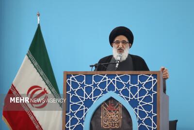امام جمعه کرج:مسئولان در میدان فرهنگ آرایش جنگی بگیرند