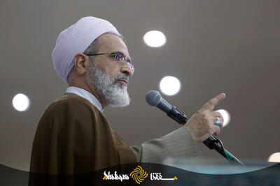  خطیب نماز جمعه قم خطاب به دولت های منطقه: تا وقتی با دشمنان ایران و اسلام هستید غرش موشک های ما شما را تهدید خواهد کرد