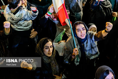  یک پیام خاص از میدان به خیابان؛ ما کف میدان ایستاده‌ایم!