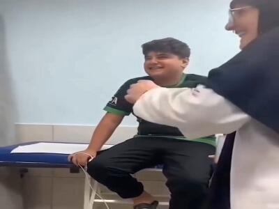 این پسر سوت پلاستیکی قورت داده!