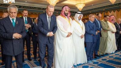 اقامه نماز جمعه اردوغان، بن ‌سلمان و شهباز شریف پس از امضای توافق