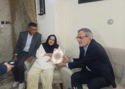  مدیرعامل ایرنا با خانواده خبرنگار شهید محمود صارمی دیدار کرد